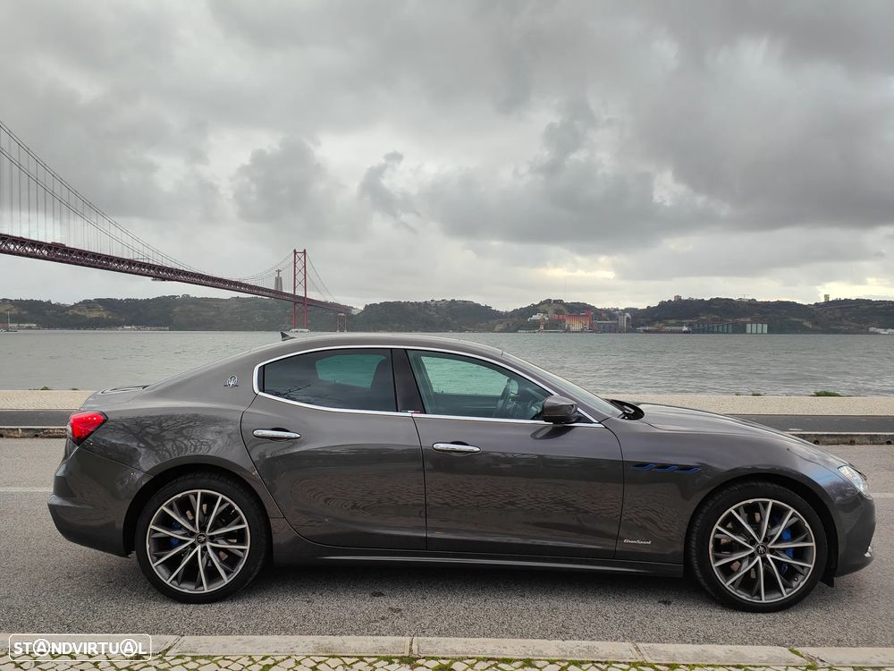 Maserati Ghibli Hybrid GranSport - 2