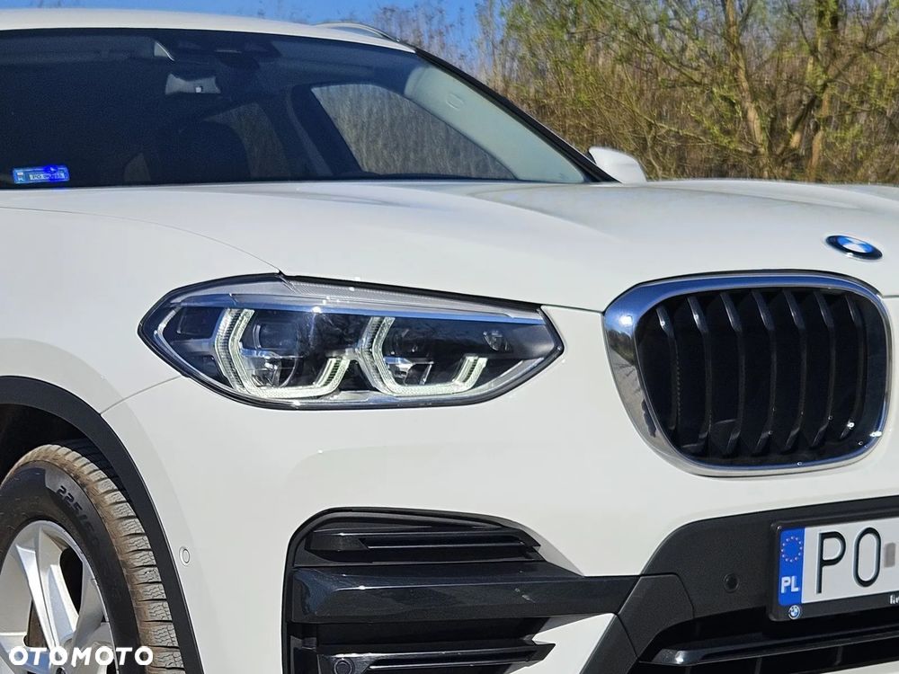 BMW X3 xDrive20d Advantage - 11