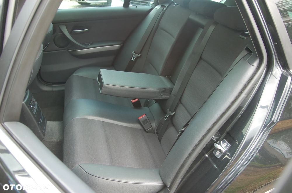 BMW Seria 3 325i - 13
