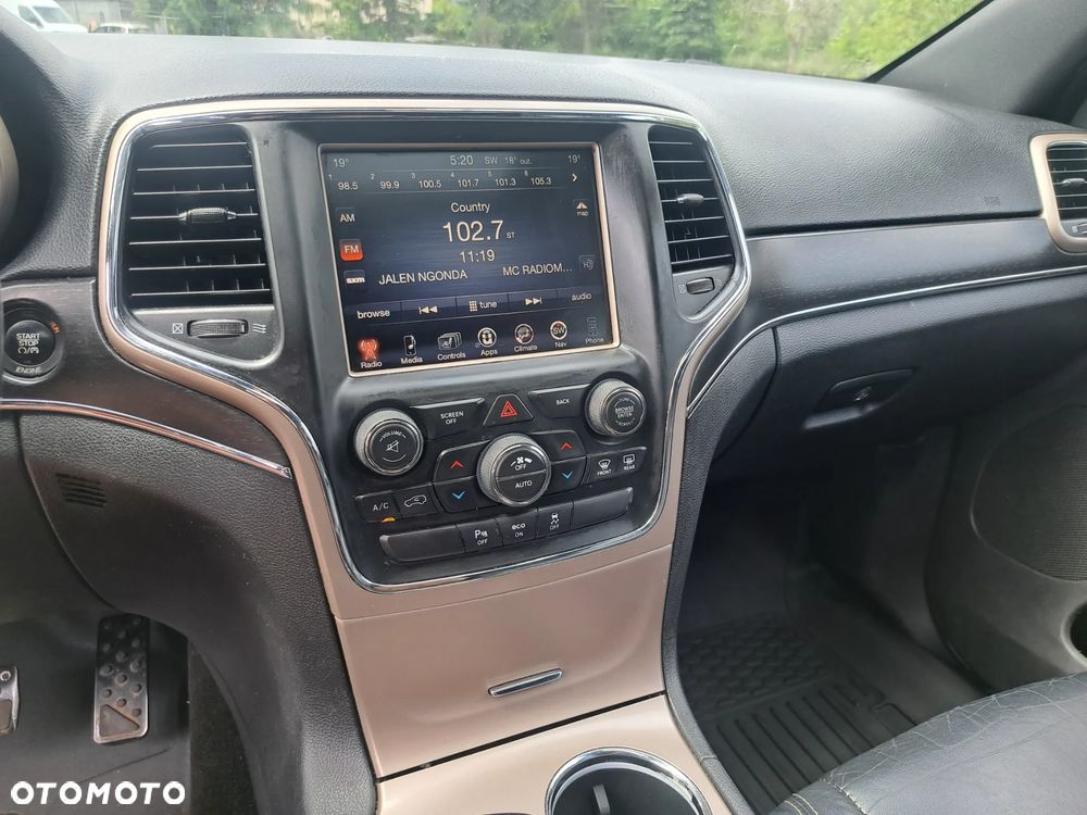 Jeep Grand Cherokee - 15