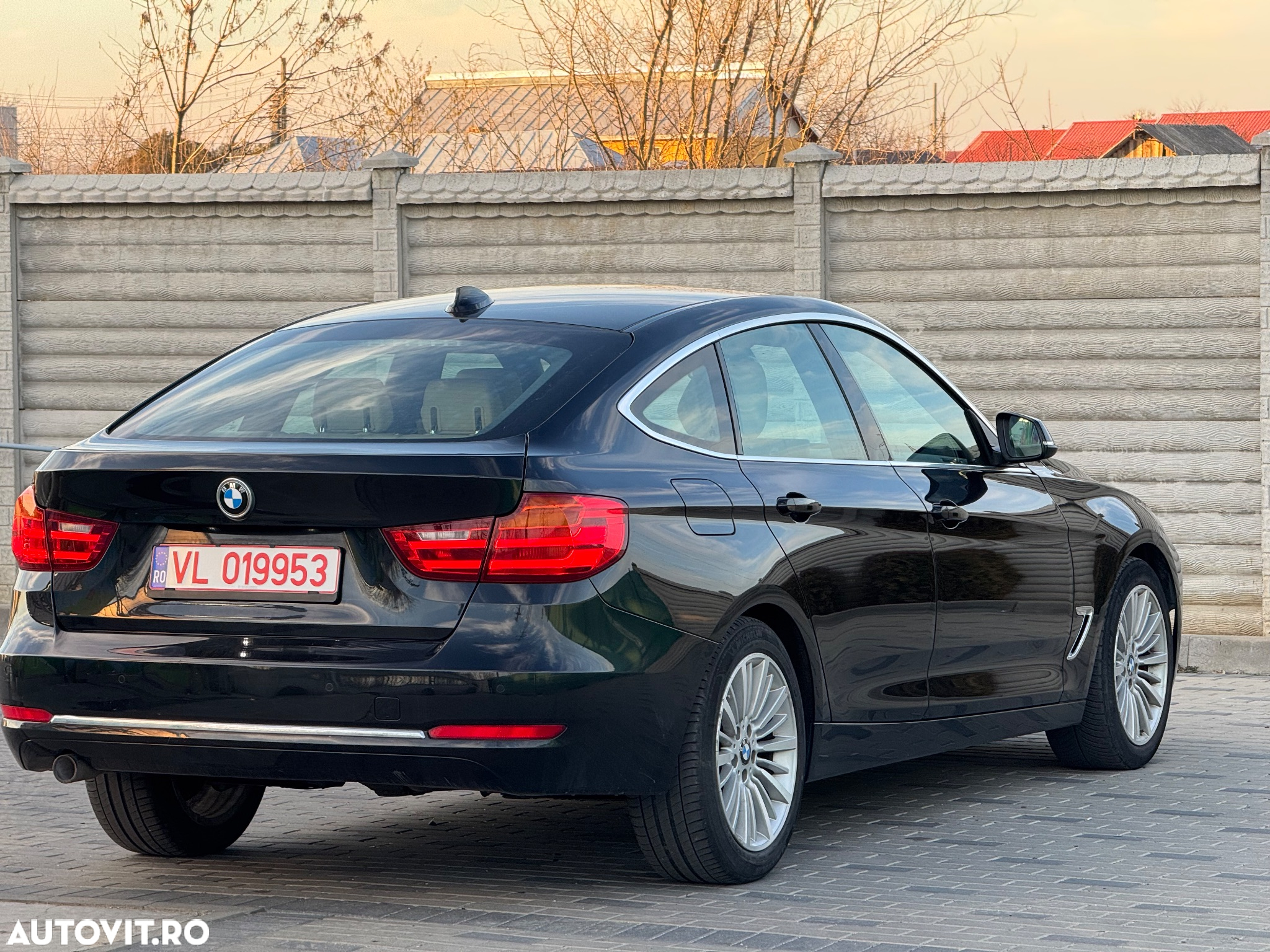 BMW Seria 3 320d GT Aut. Luxury Line - 6