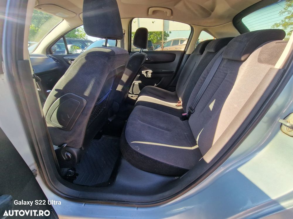 Citroën C4 1.6 HDI FAP Confort - 13