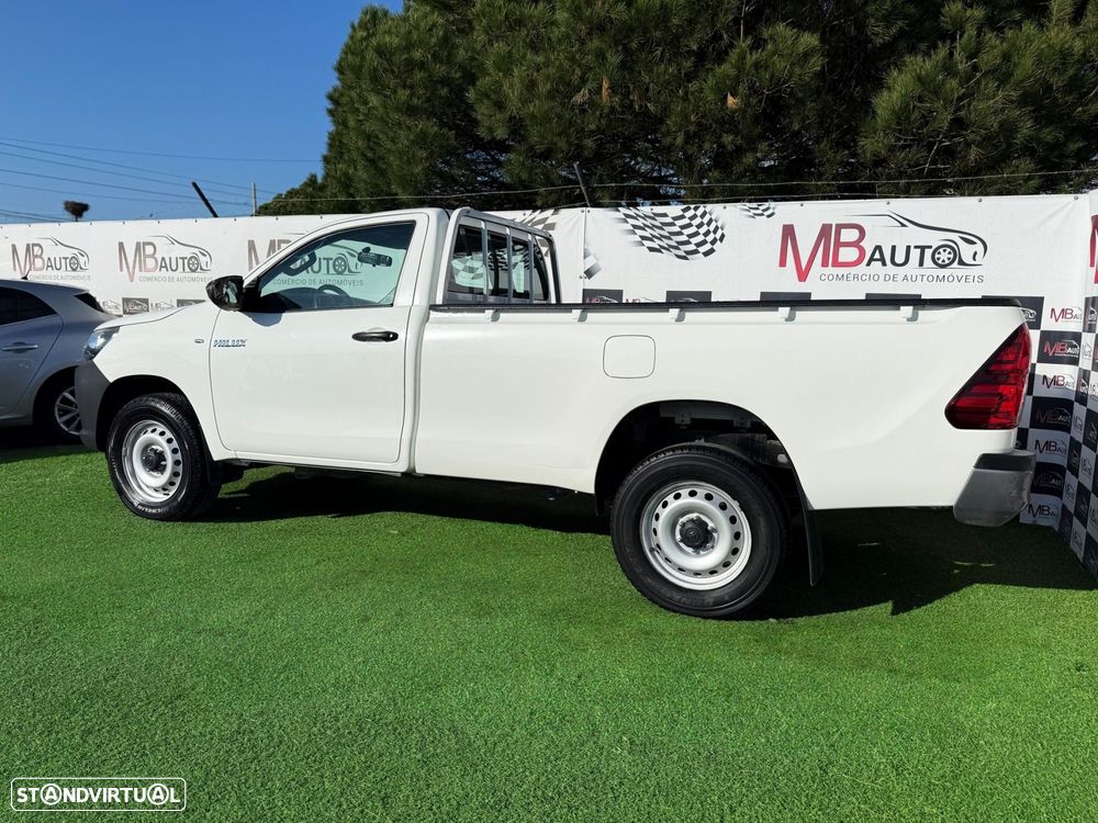 Toyota Hilux 2.4 D-4D 4WD CE CH - 5