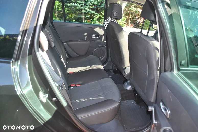 Renault Clio - 12
