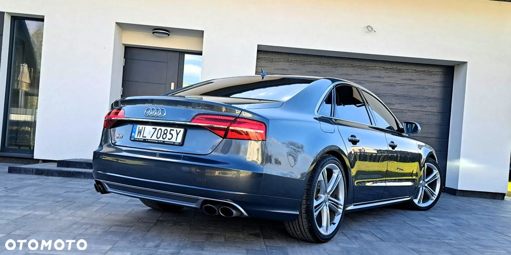 Audi S8 - 34
