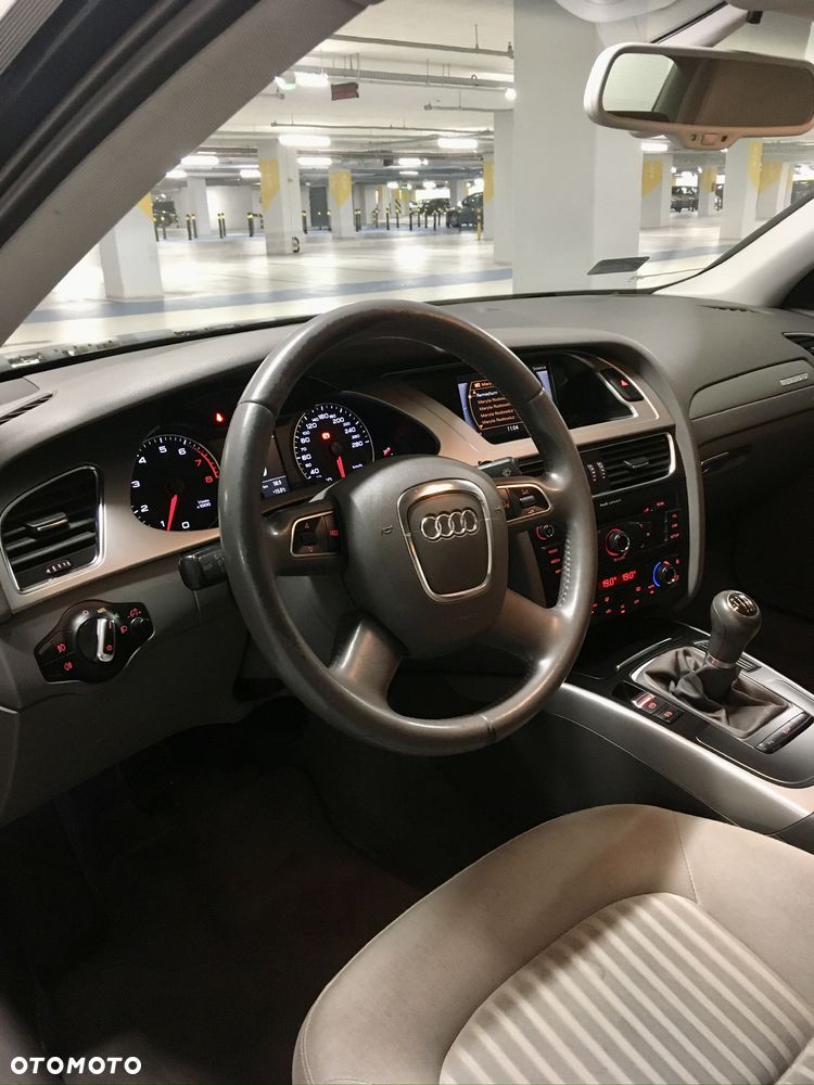 Audi A4 Limousine - 13