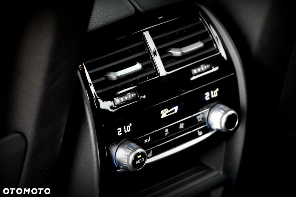 BMW Seria 5 530e xDrive M Sport sport - 26