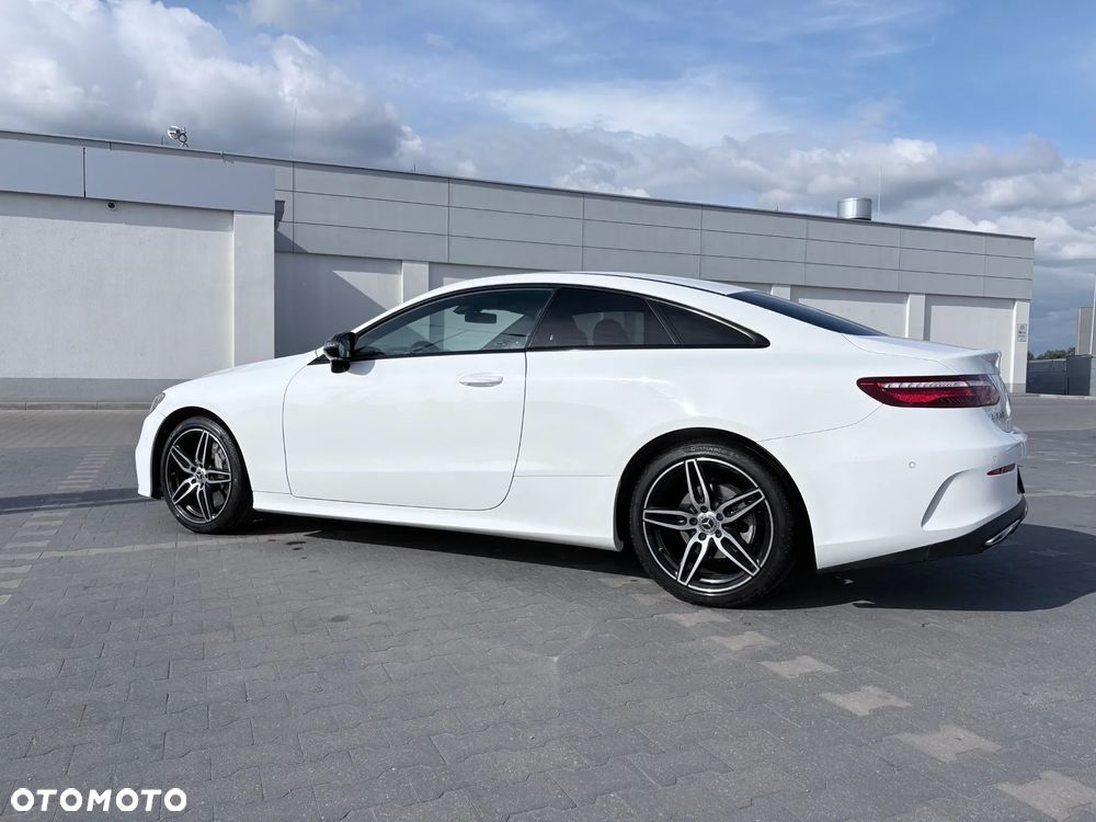 Mercedes-Benz Klasa E 300 9G-TRONIC - 2