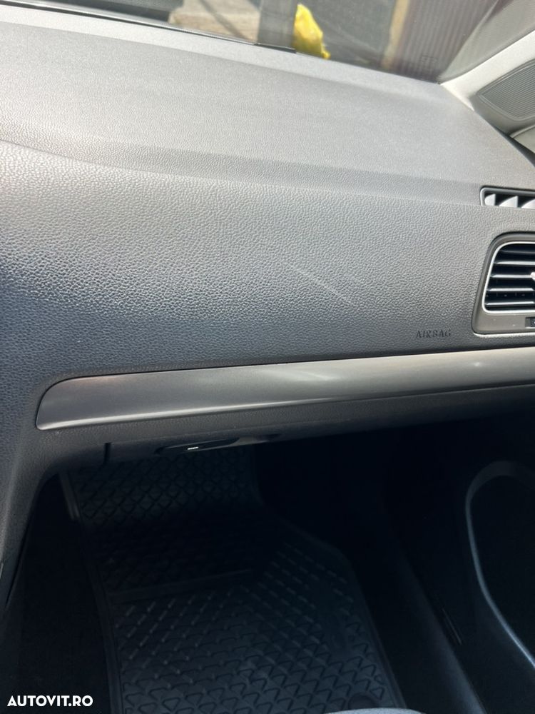 Volkswagen Golf - 24