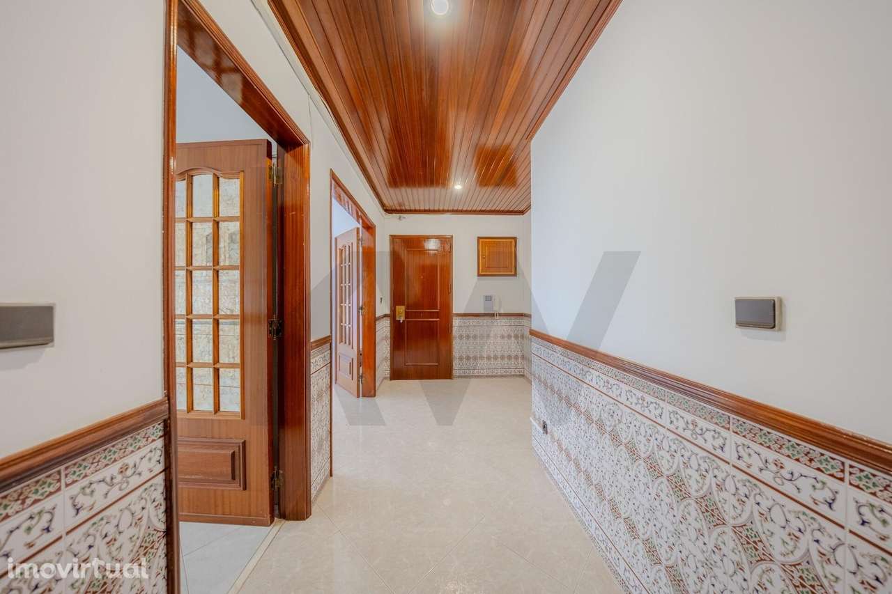 Apartamento para Arrendar T3 Queijas | Central | Varanda - Grande imagem: 4/27