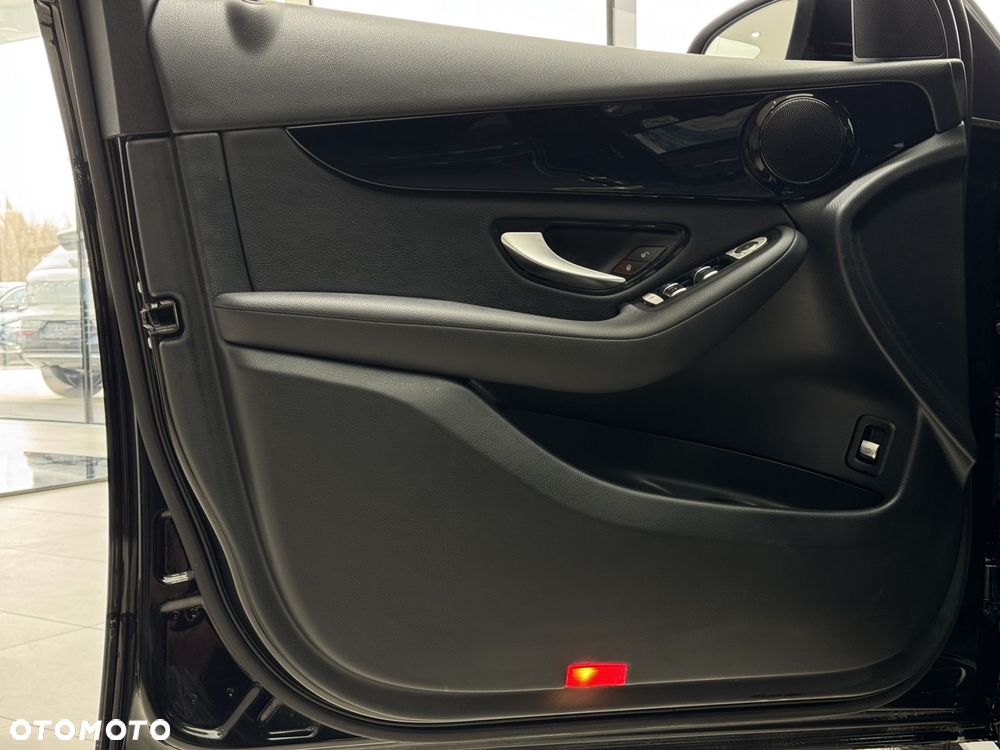 Mercedes-Benz GLC - 12