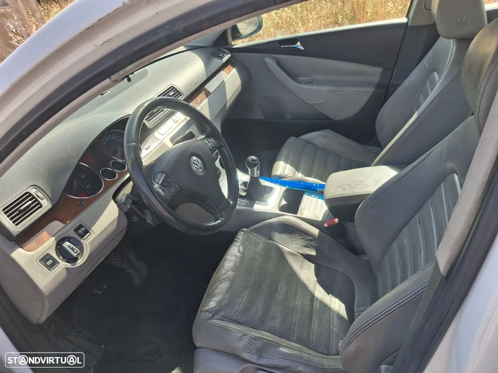 VW Passat 2.0 TDI Confortline - 9