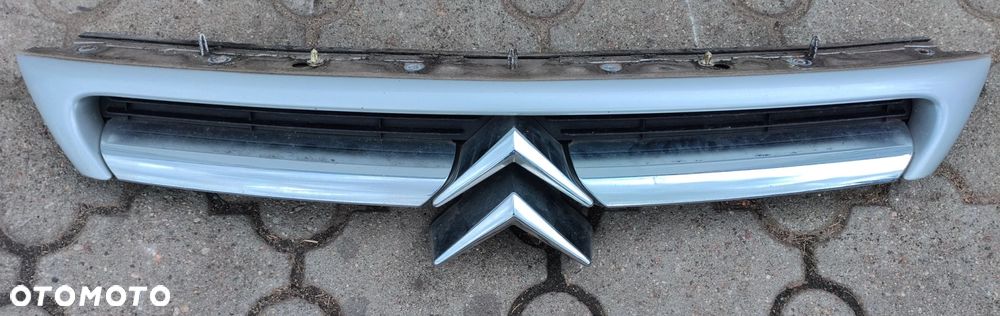 C8 grill atrapa kolor EZRC stan bdb Citroen