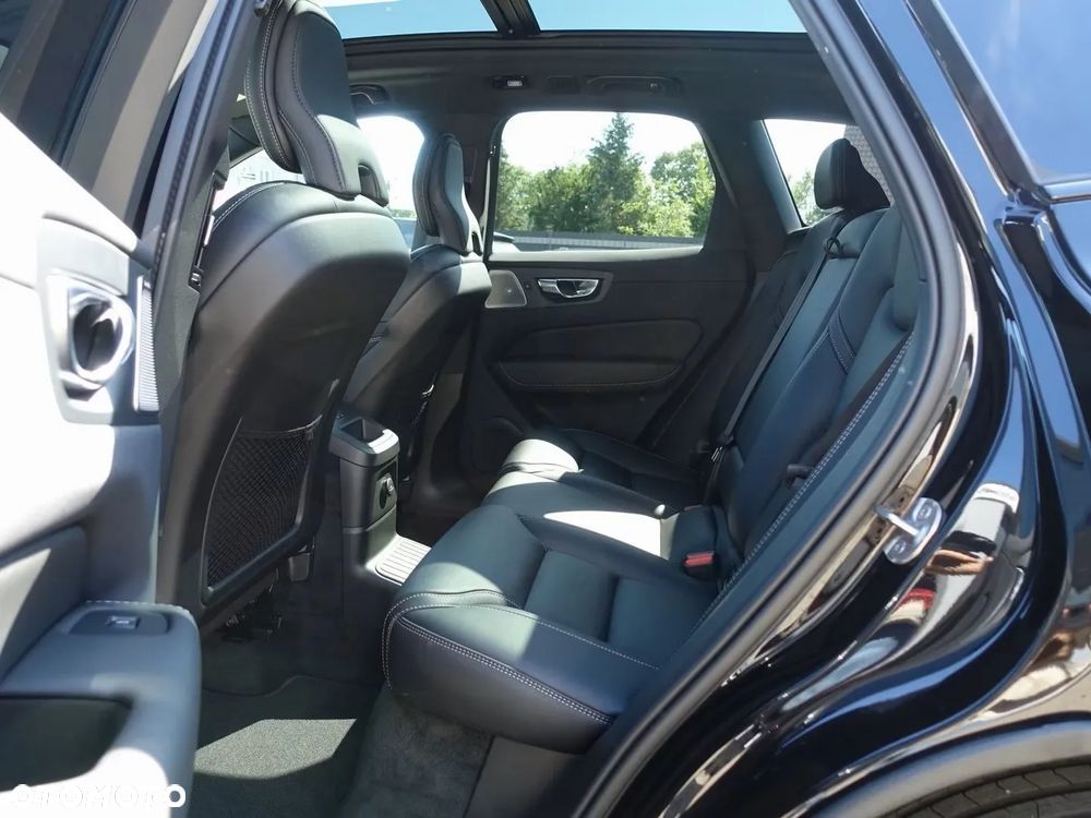 Volvo XC 60 T8 AWD Ultra Black Edition - 28