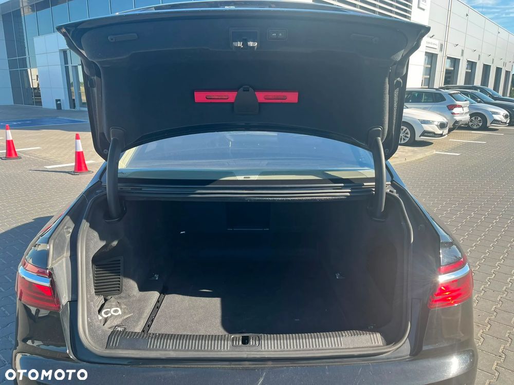 Audi A8 - 7