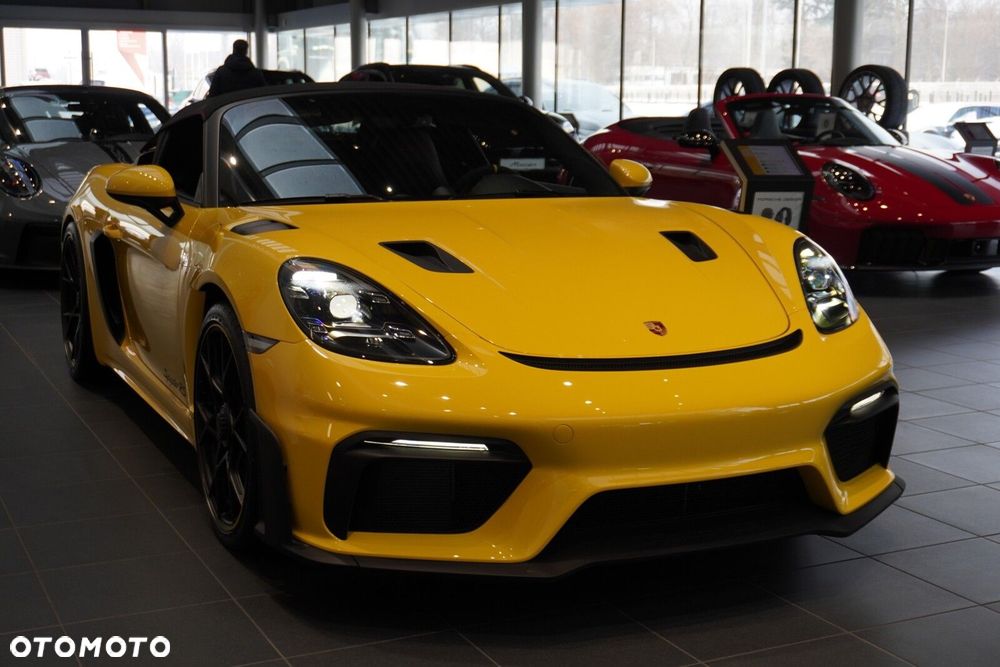 Porsche 718 Spyder - 13