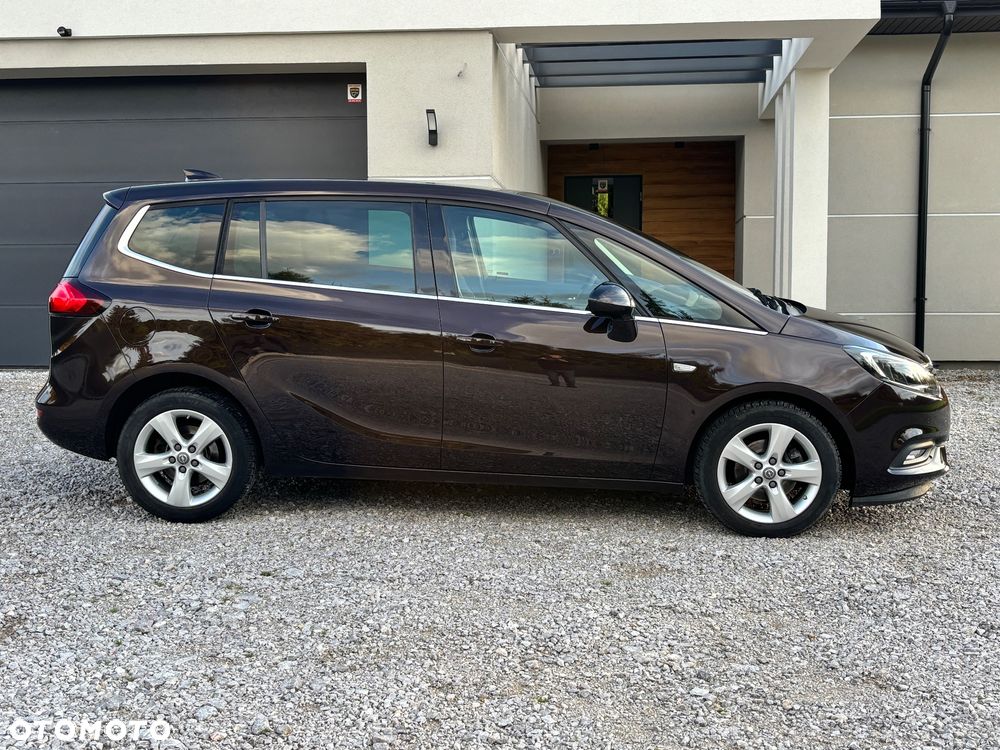 Opel Zafira 1.6 T SIDI Cosmo S&S - 11