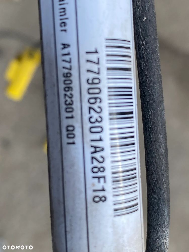 MERCEDES 177 zawias zawiasy maski naboj komplet kolor 787 - 3