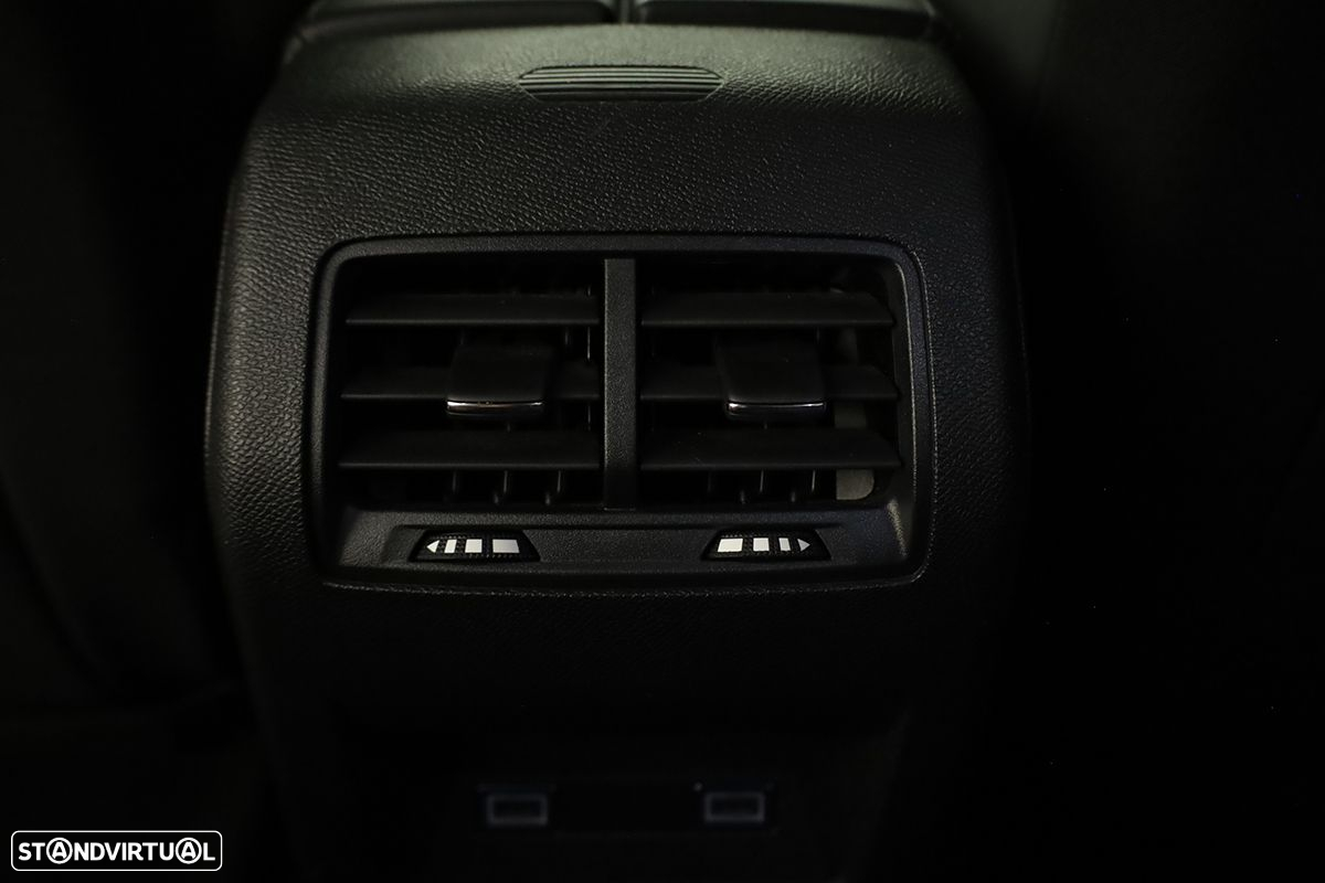 Peugeot 308 1.6 Hybrid Allure Pack e-EAT8 - 21