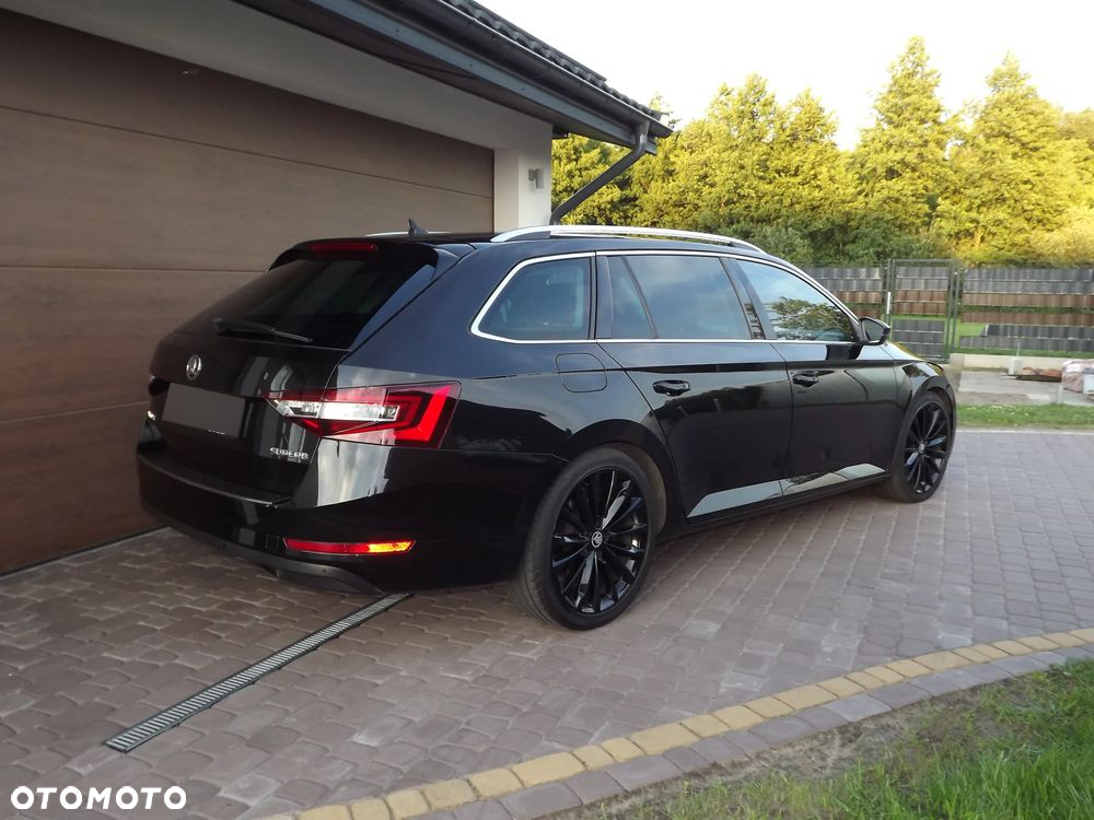 Skoda Superb Combi 2.0 TDI Style - 32