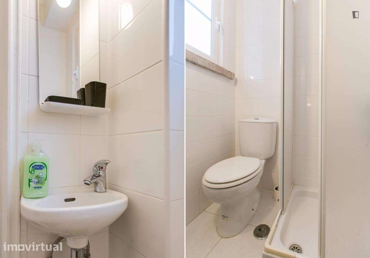 Quarto - localizado em Roma-Areeiro Lisbon - Grande imagem: 4/13