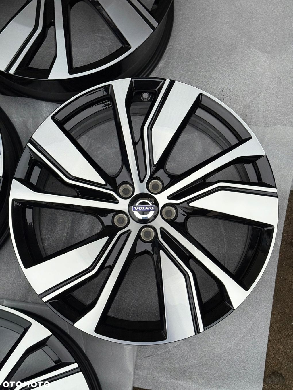Oryginalne Nowe Felgi Volvo OE C40 XC40 XC60 V90 20 cali 5x108 Alufelgi - 5