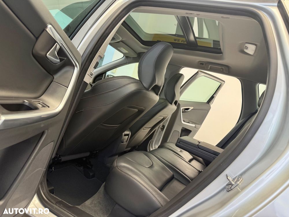 Volvo XC 60 D4 Geartronic Summum - 8