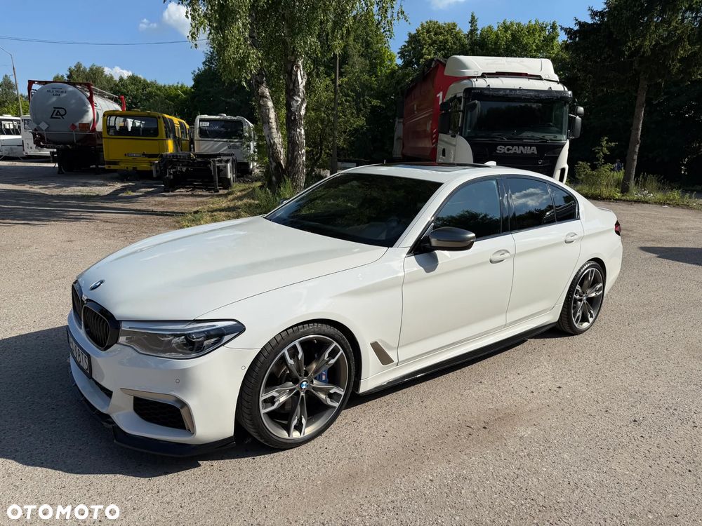 BMW Seria 5 M550i xDrive - 17