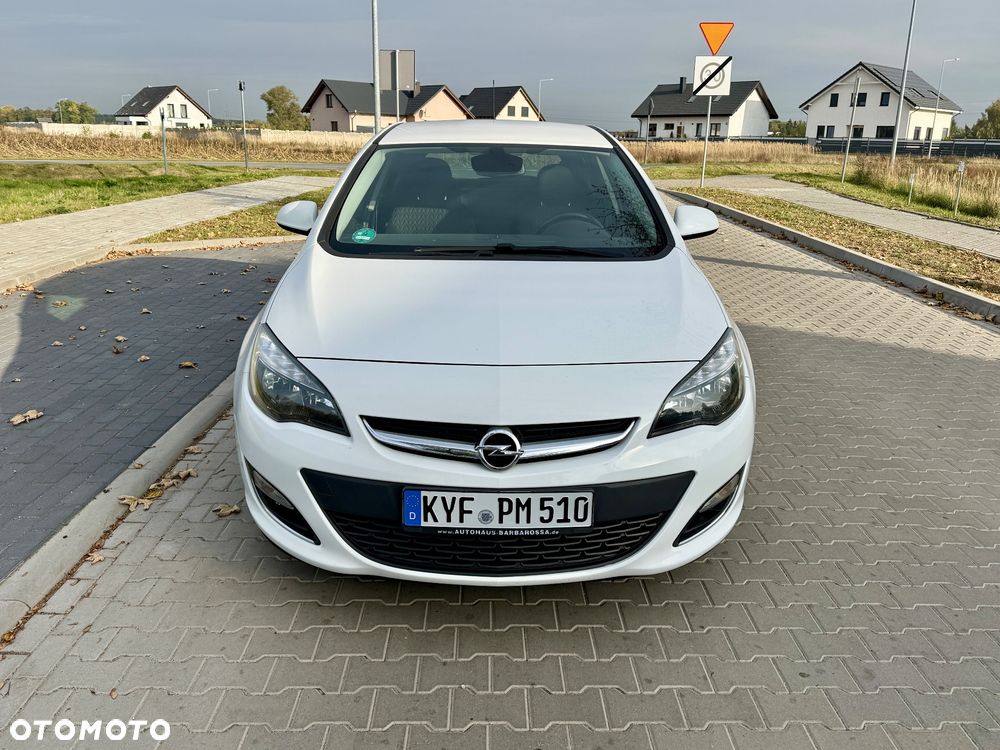 Opel Astra 2013 photo 2