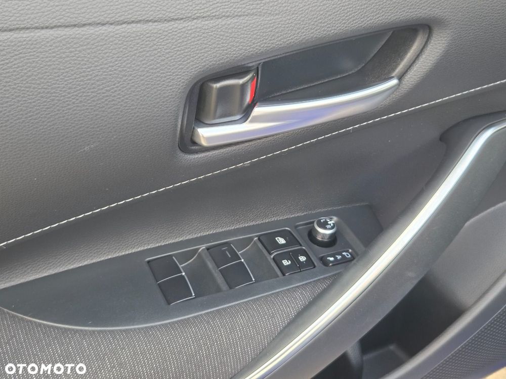 Toyota Corolla 1.8 Hybrid Comfort - 29