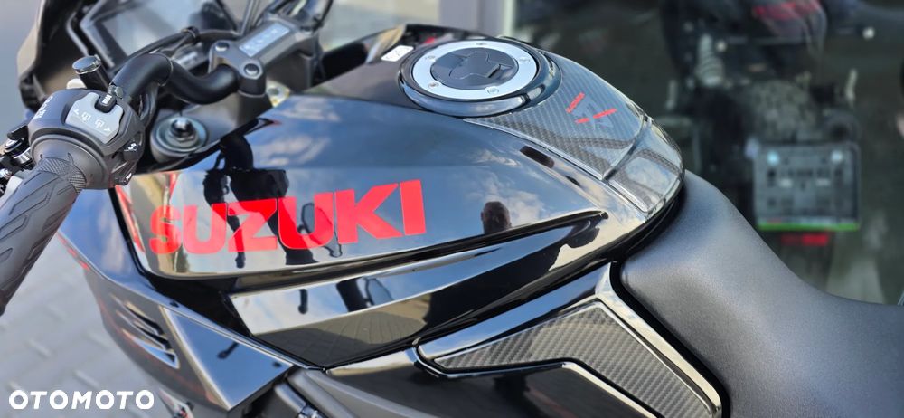 Suzuki GSX - 35