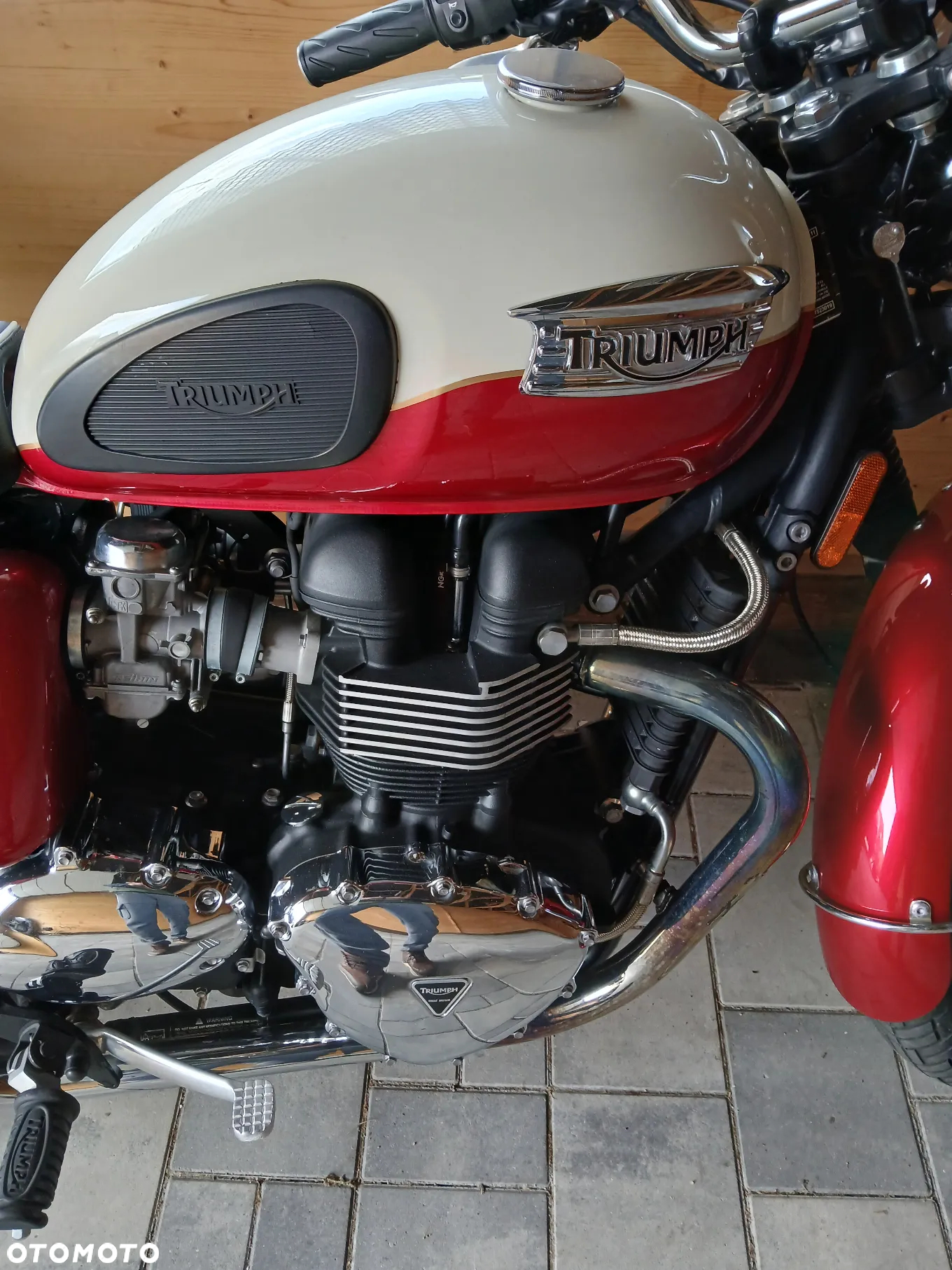 Triumph Bonneville - 7