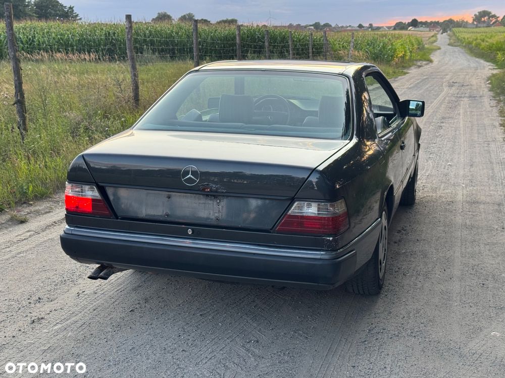 Mercedes-Benz W124 (1984-1993) - 30