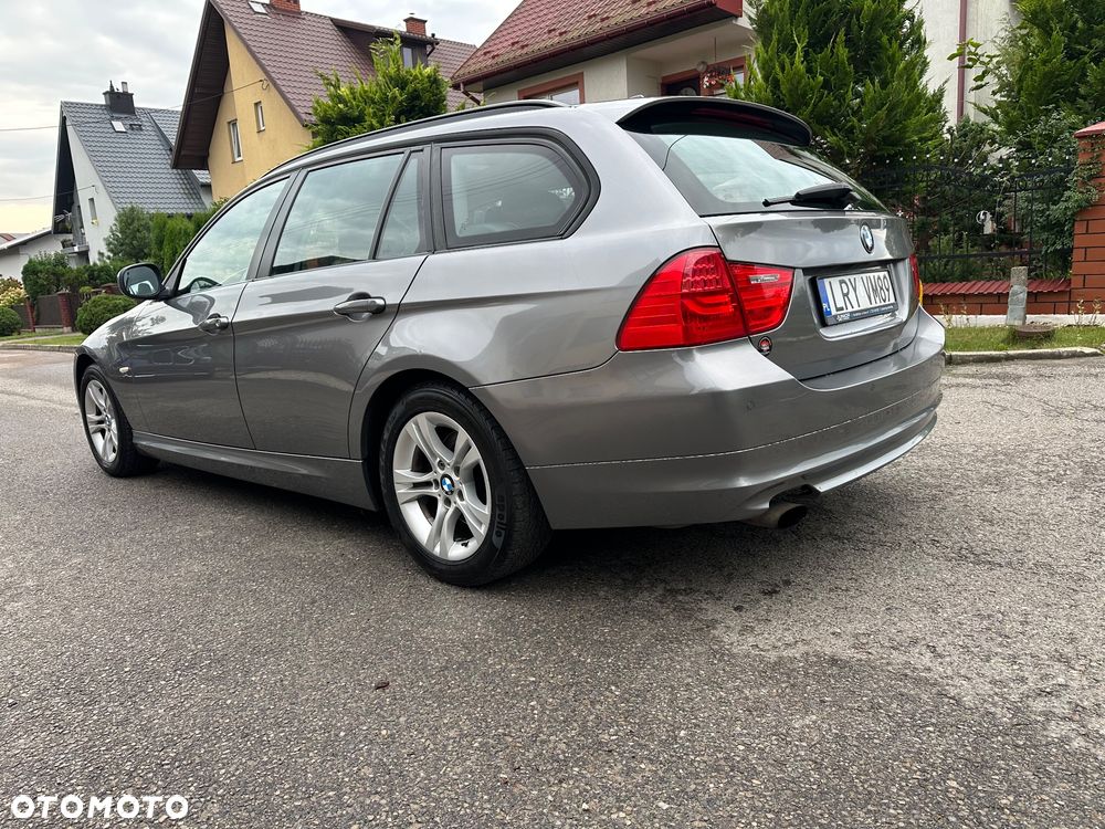 BMW Seria 3 318i - 10