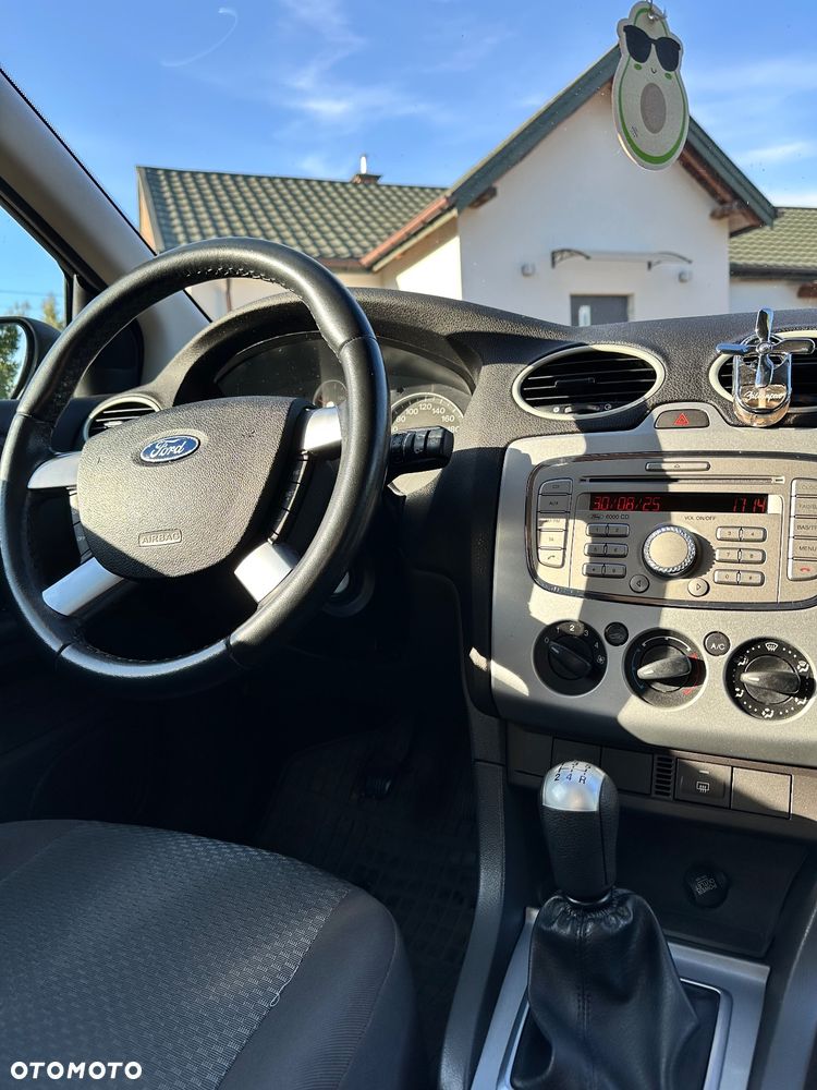 Ford Focus 1.6 Ambiente - 8