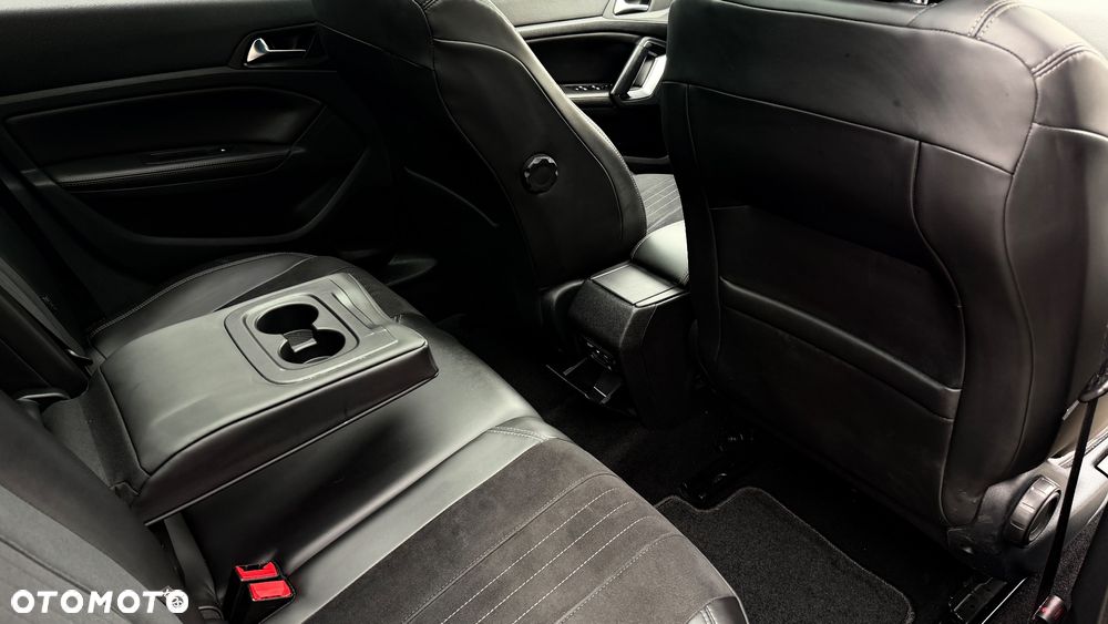 Peugeot 308 PureTech 130 GPF Black Edition - 26