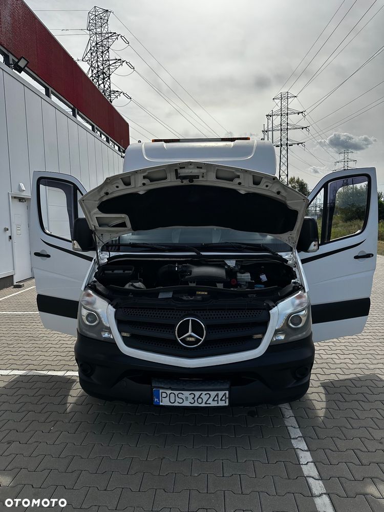 Mercedes-Benz SPRINTER 319 906 - 11