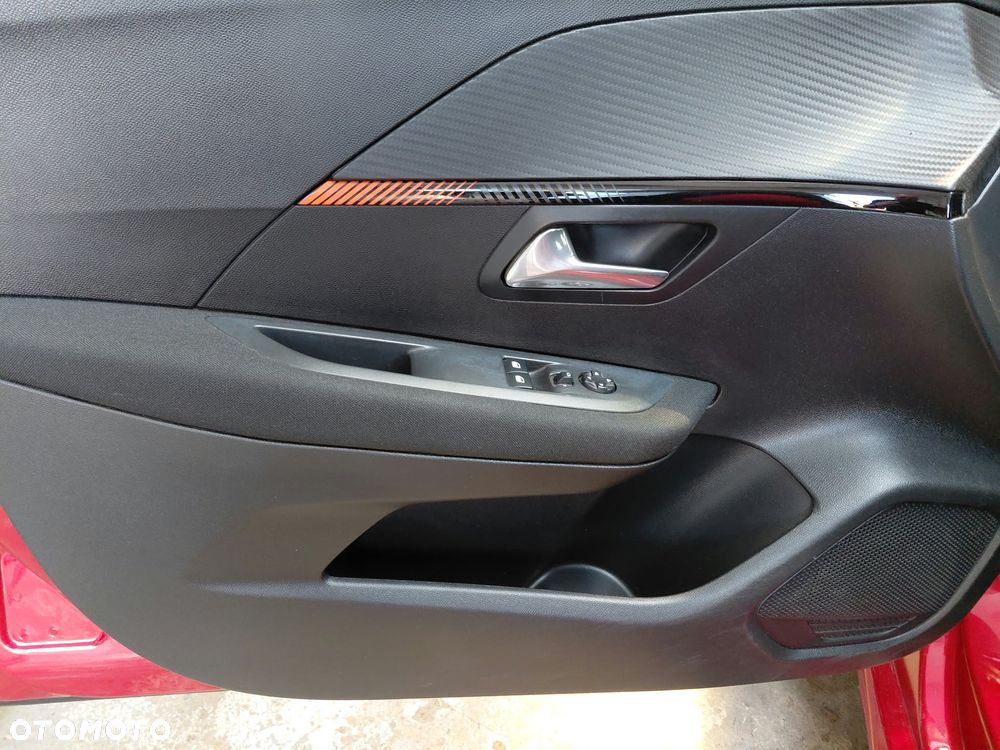 Peugeot 208 - 15