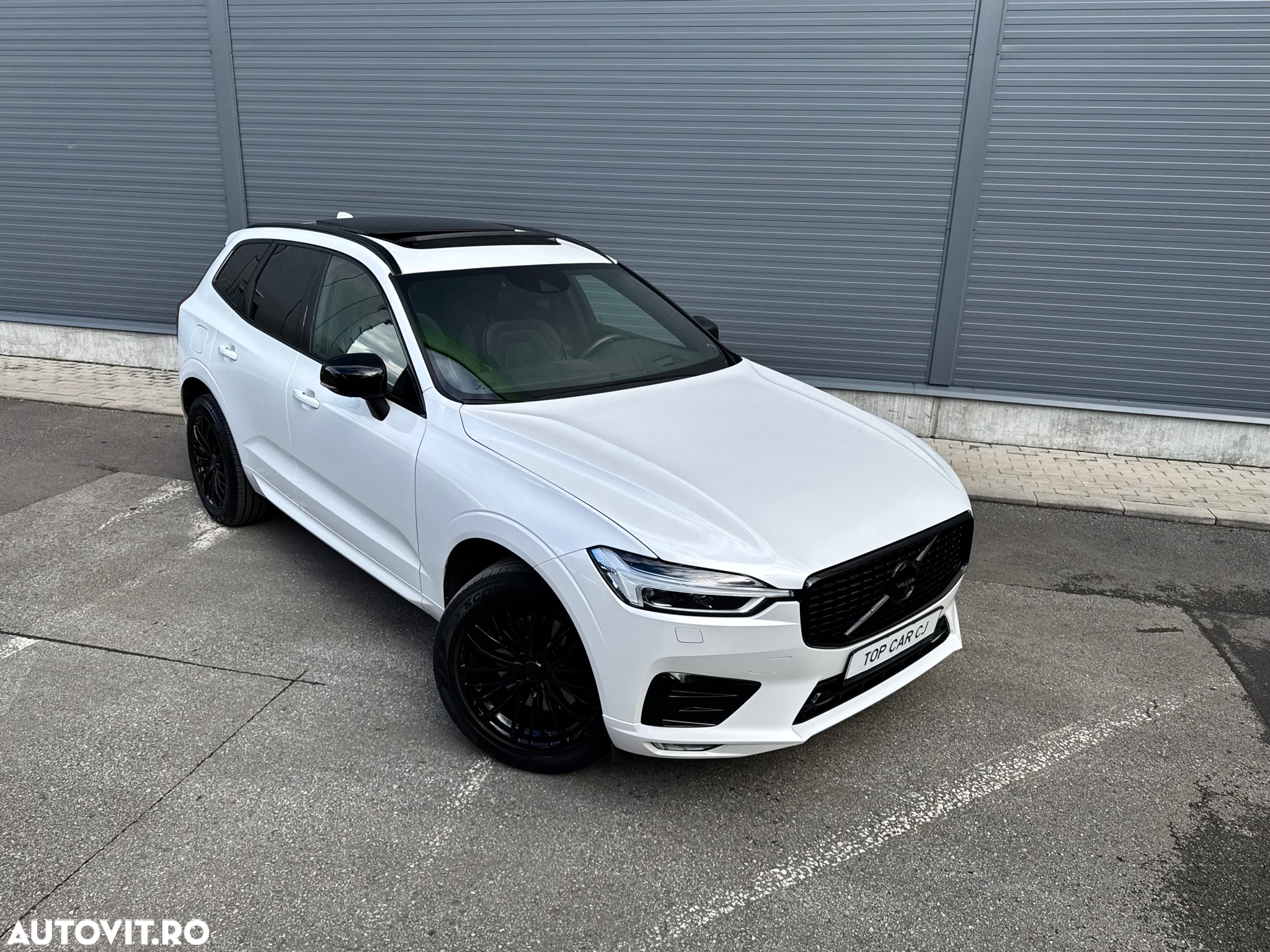 Volvo XC 60 B5 MHEV AWD R-Design - 2