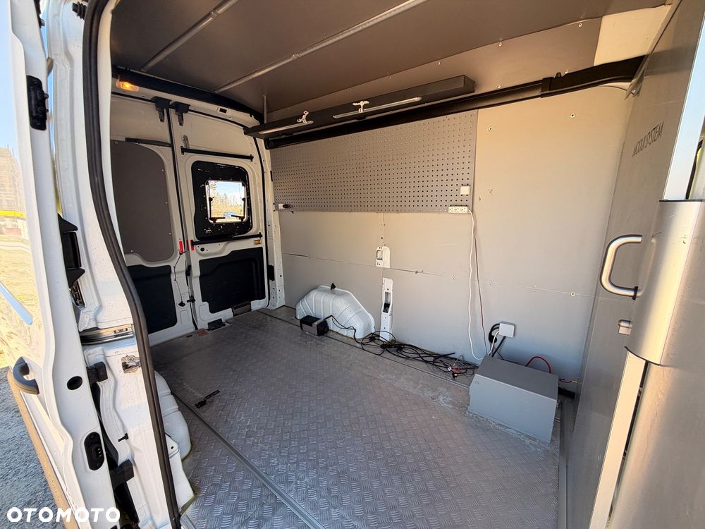 Ford Transit - 11