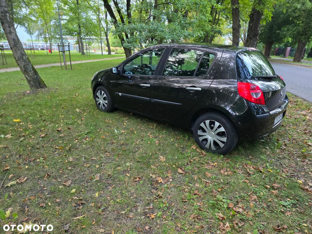 Renault Clio 1.6 16V Expression - 8