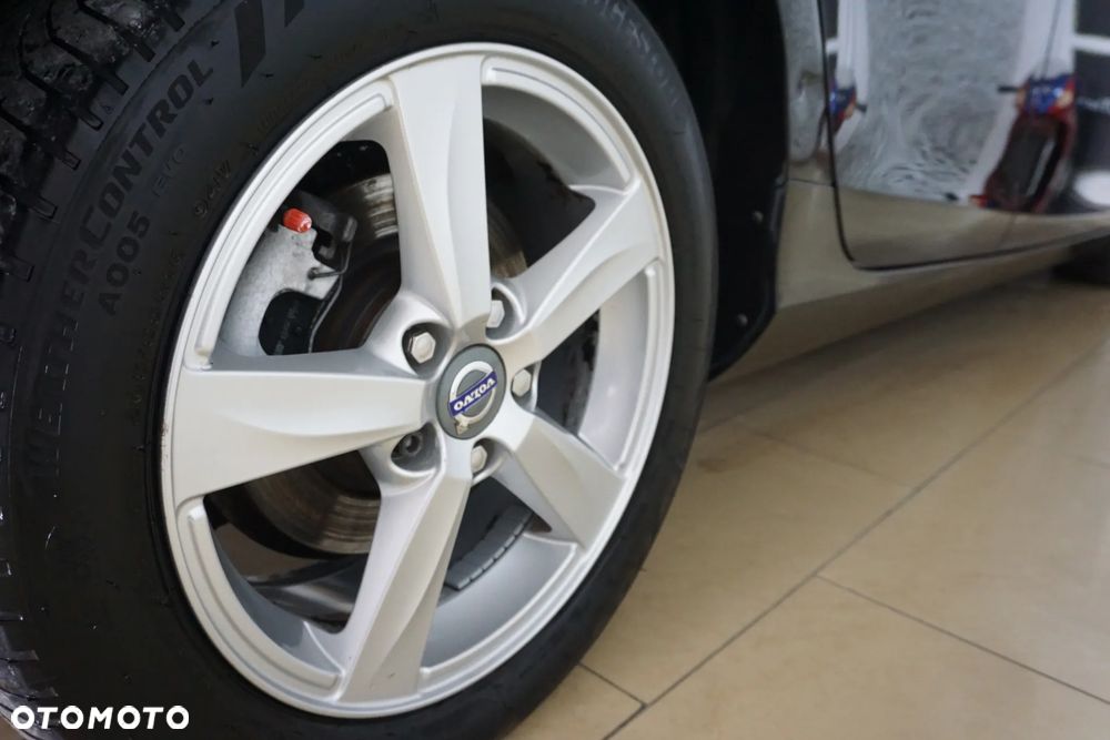Volvo V40 D2 Kinetic - 21