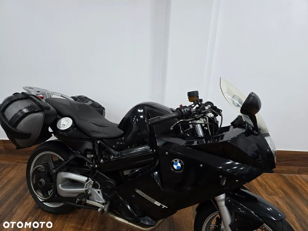 BMW F - 8