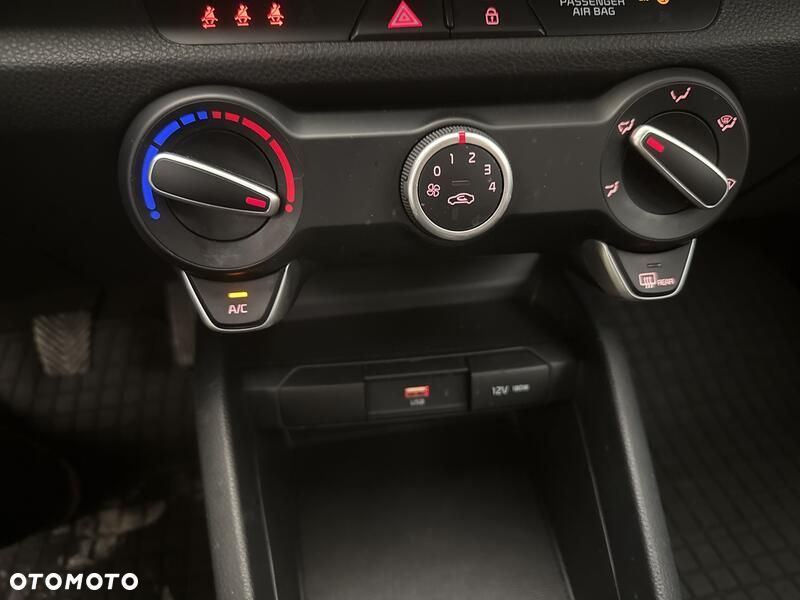 Kia Rio - 17