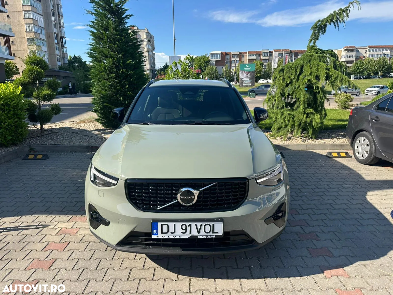 Volvo XC 40 B3 AT FWD MHEV Plus Dark - 2