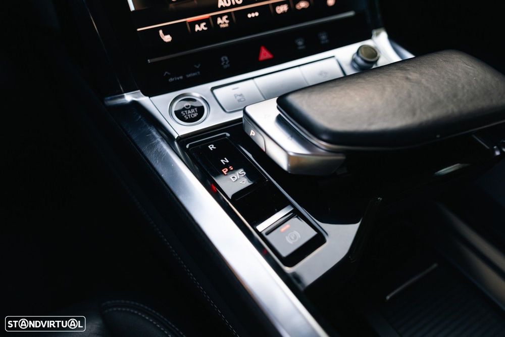 Audi e-tron 50 quattro S line - 38