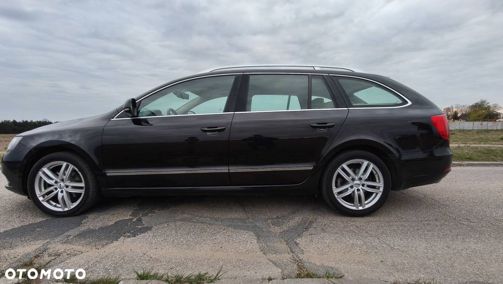Skoda Superb 2.0 TDI Elegance DSG - 4