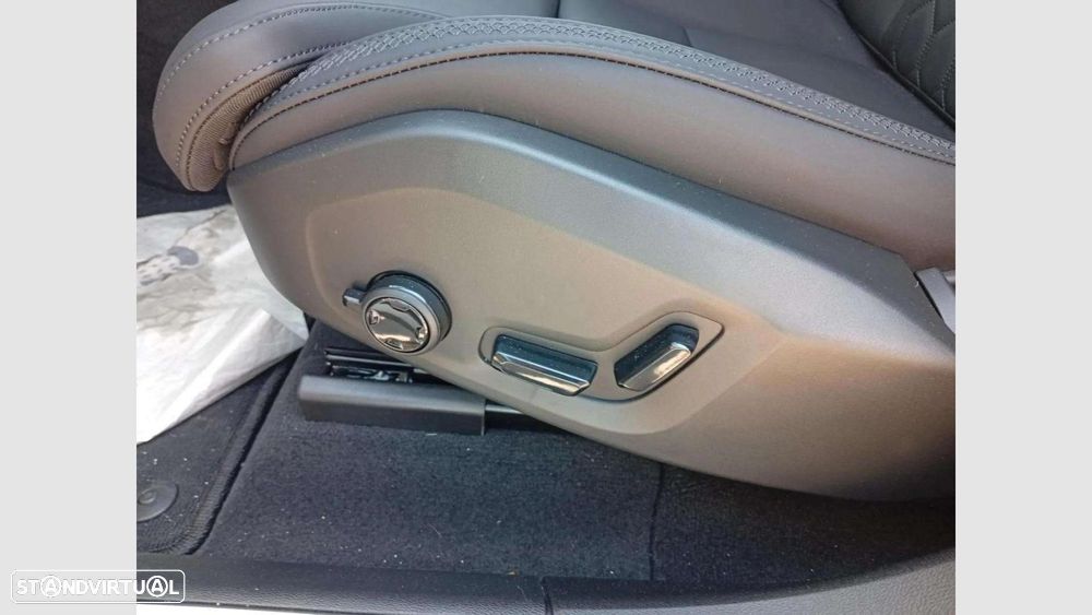 Volvo XC 60 2.0 T6 PHEV Plus Bright AWD - 26