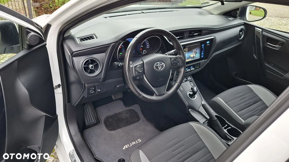 Toyota Auris 1.8 HSD Luna - 24