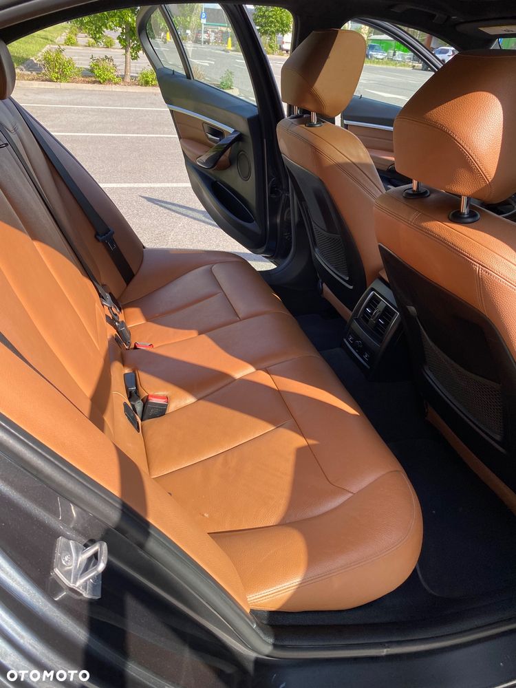 BMW Seria 3 330i xDrive - 7